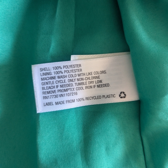 Elegant Green Wrap Dress - Picture 5 of 6